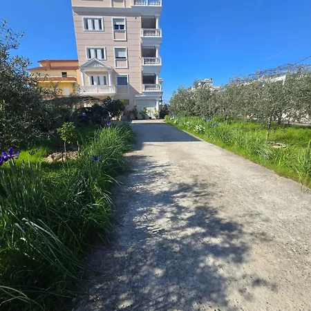 Portside Luxurious Apartman